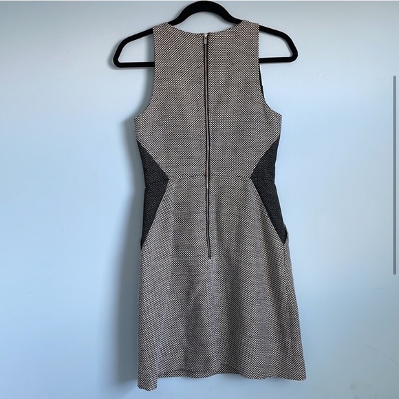 Banana republic dress with pockets - Picture 2 of 6